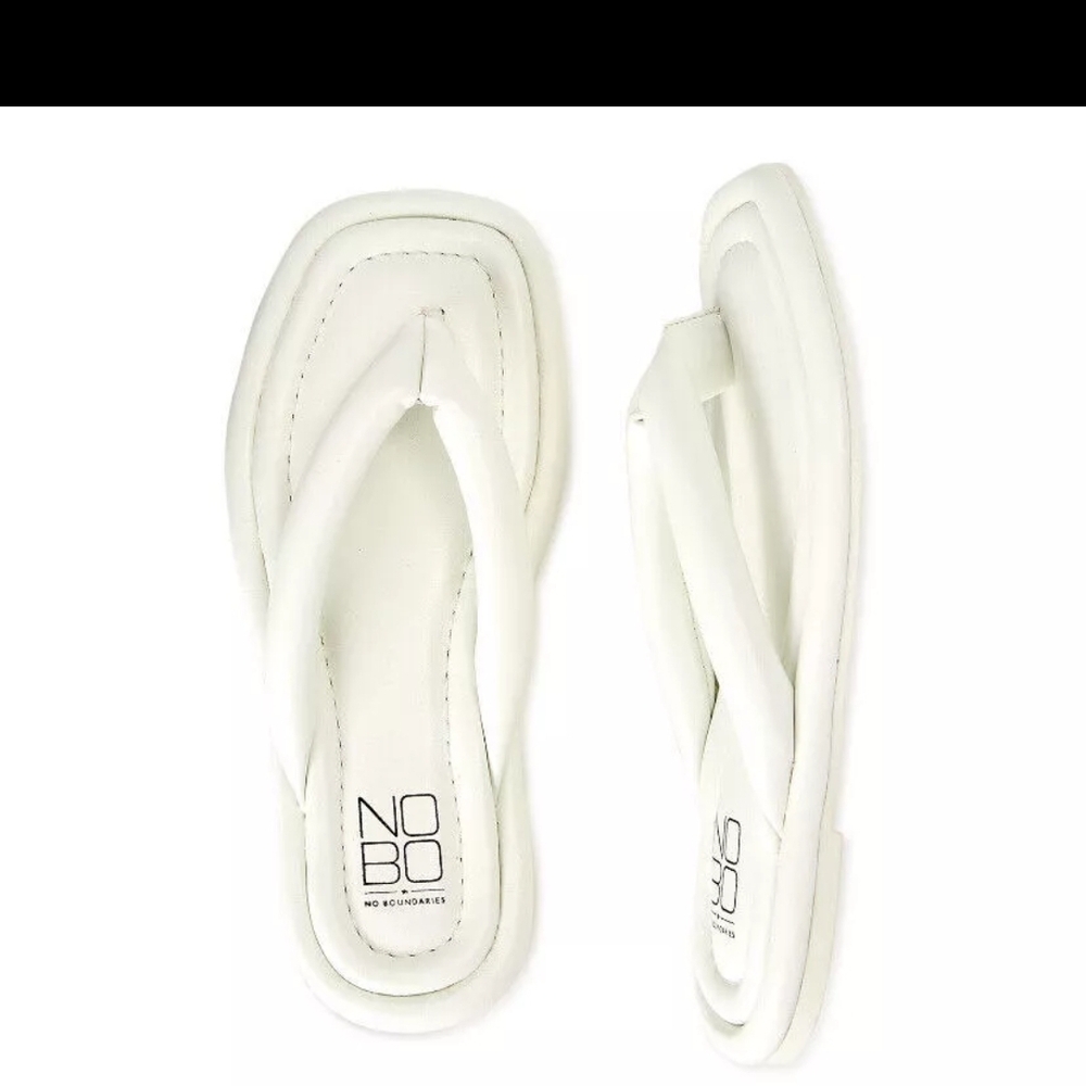 No Boundaries Women's White Flip Flops